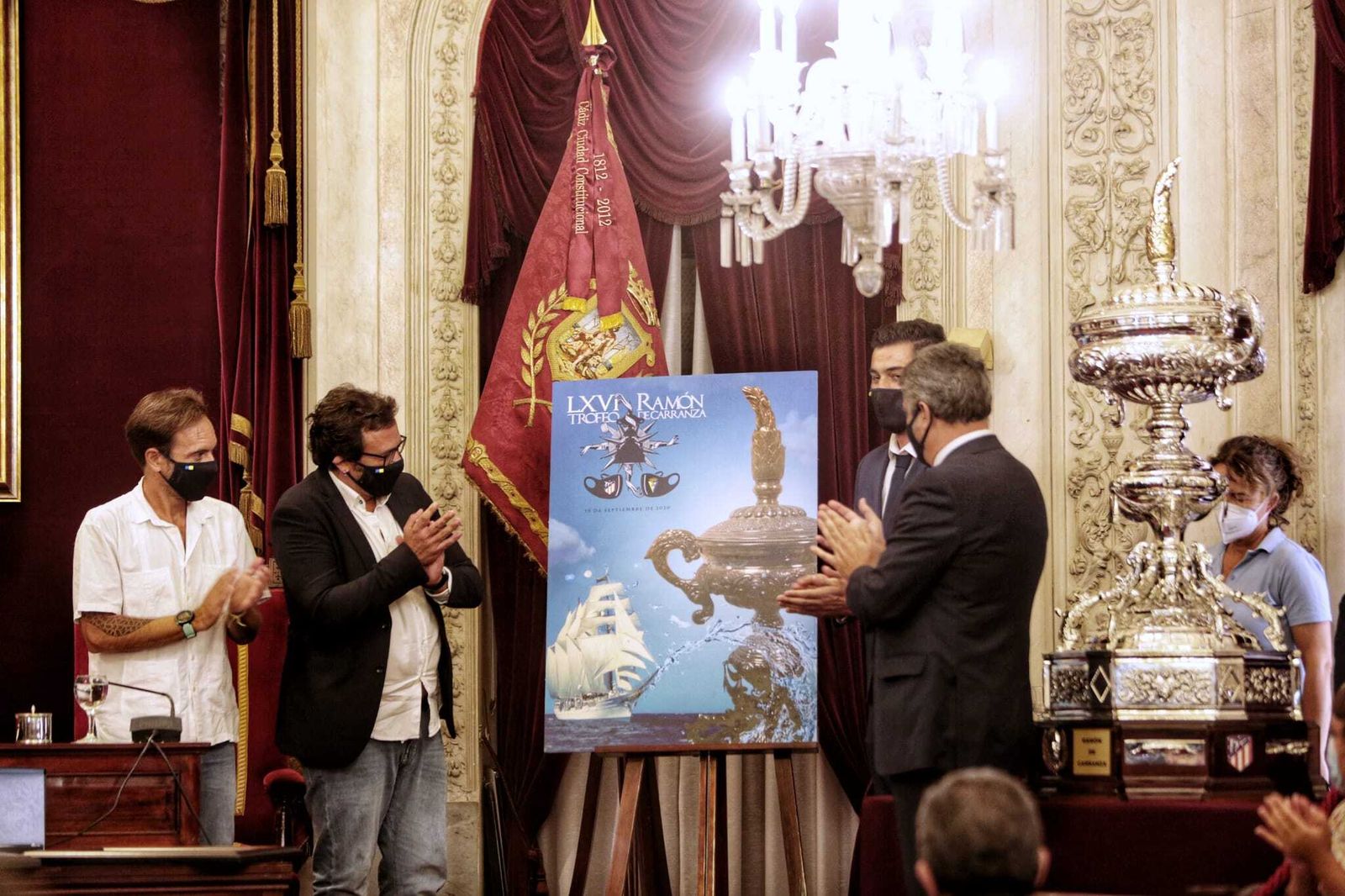 Instante de la presentación del cartel del Trofeo Carranza en el Ayuntamiento.