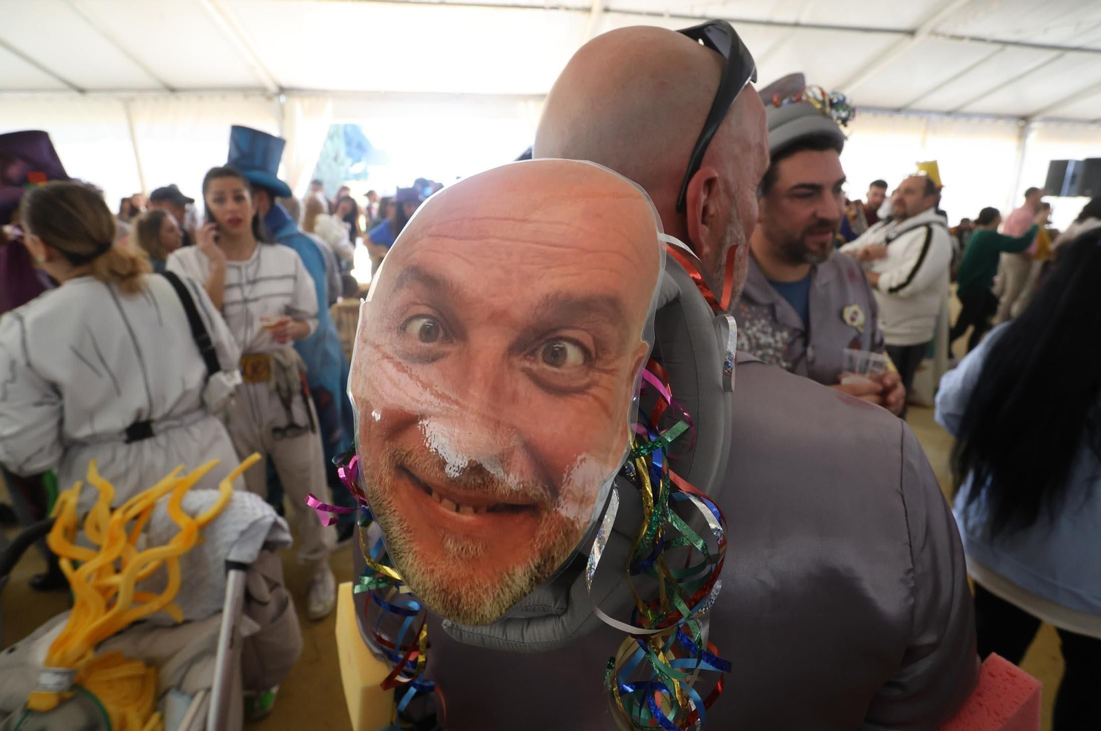 Imágenes del gran ambiente en el carrusel de agrupaciones del Carnaval Colombino 2024