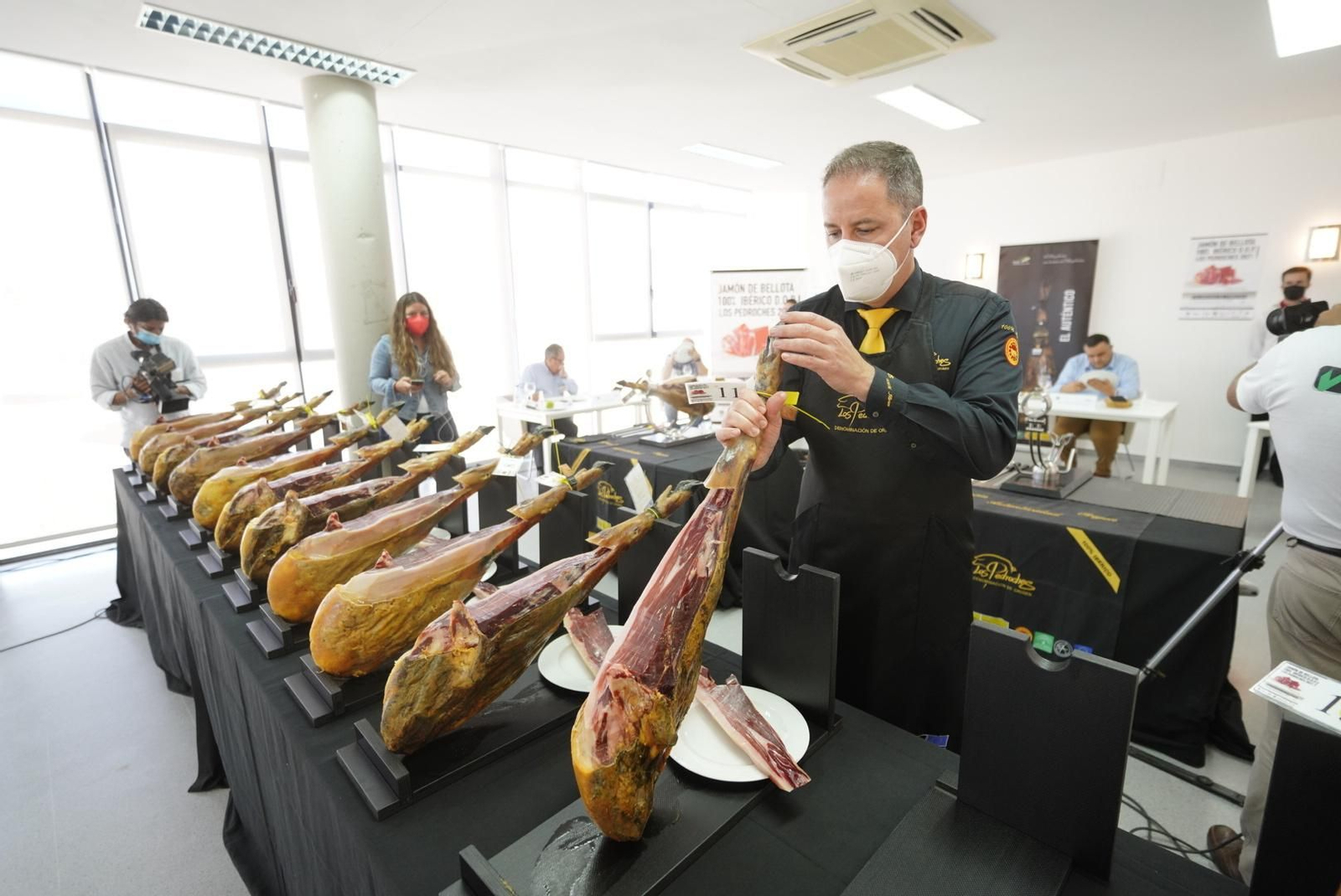 El inicio de la Feria del Jamón de Villanueva de Córdoba, en fotografías