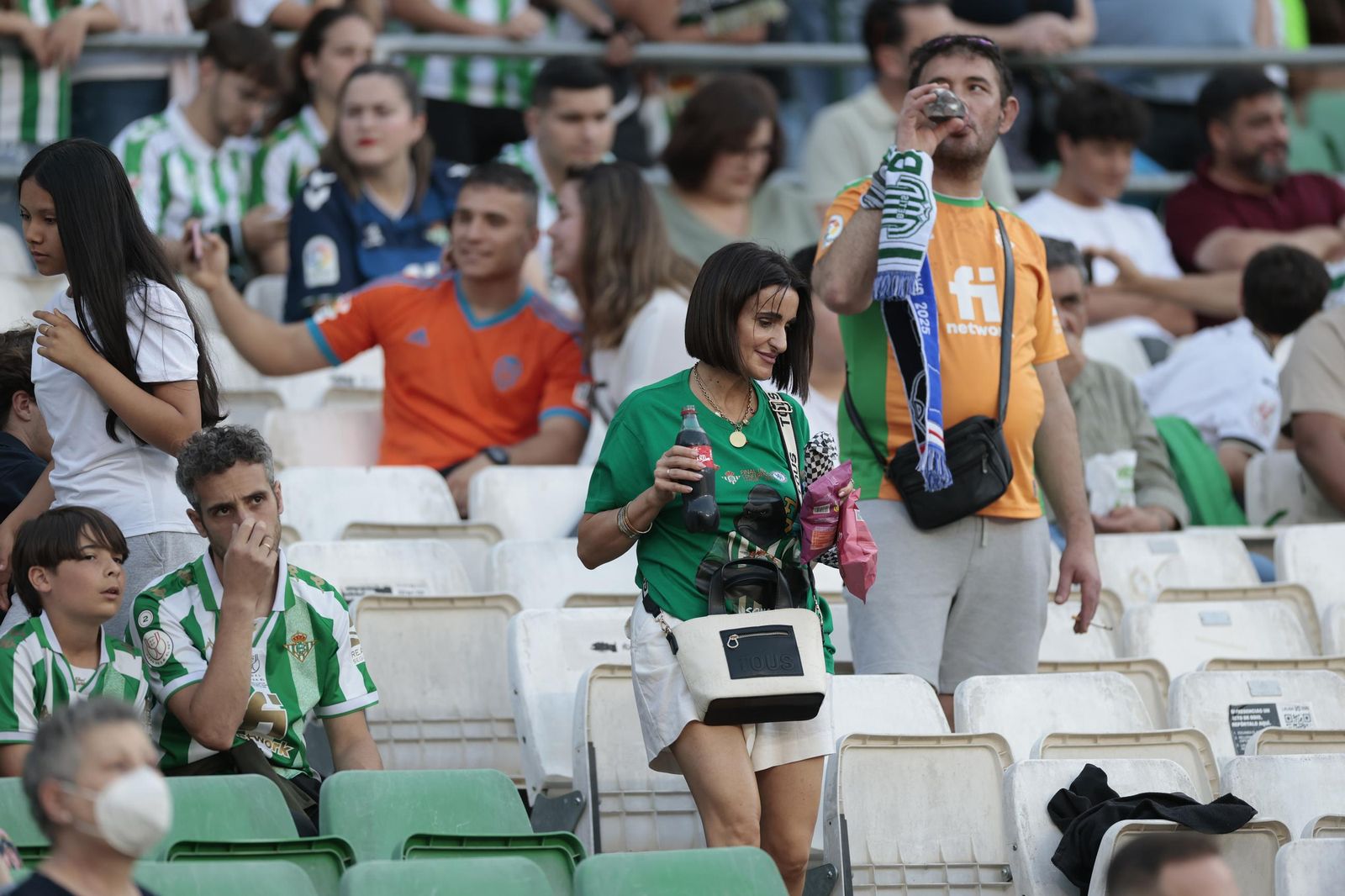 Búscate en las fotos del Betis - Valencia