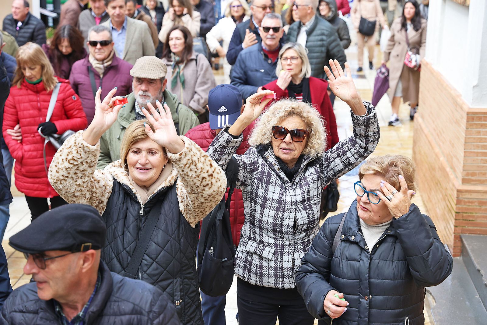 Fotografías de la manifestación en Huelva para exigir la regeneración de las playas