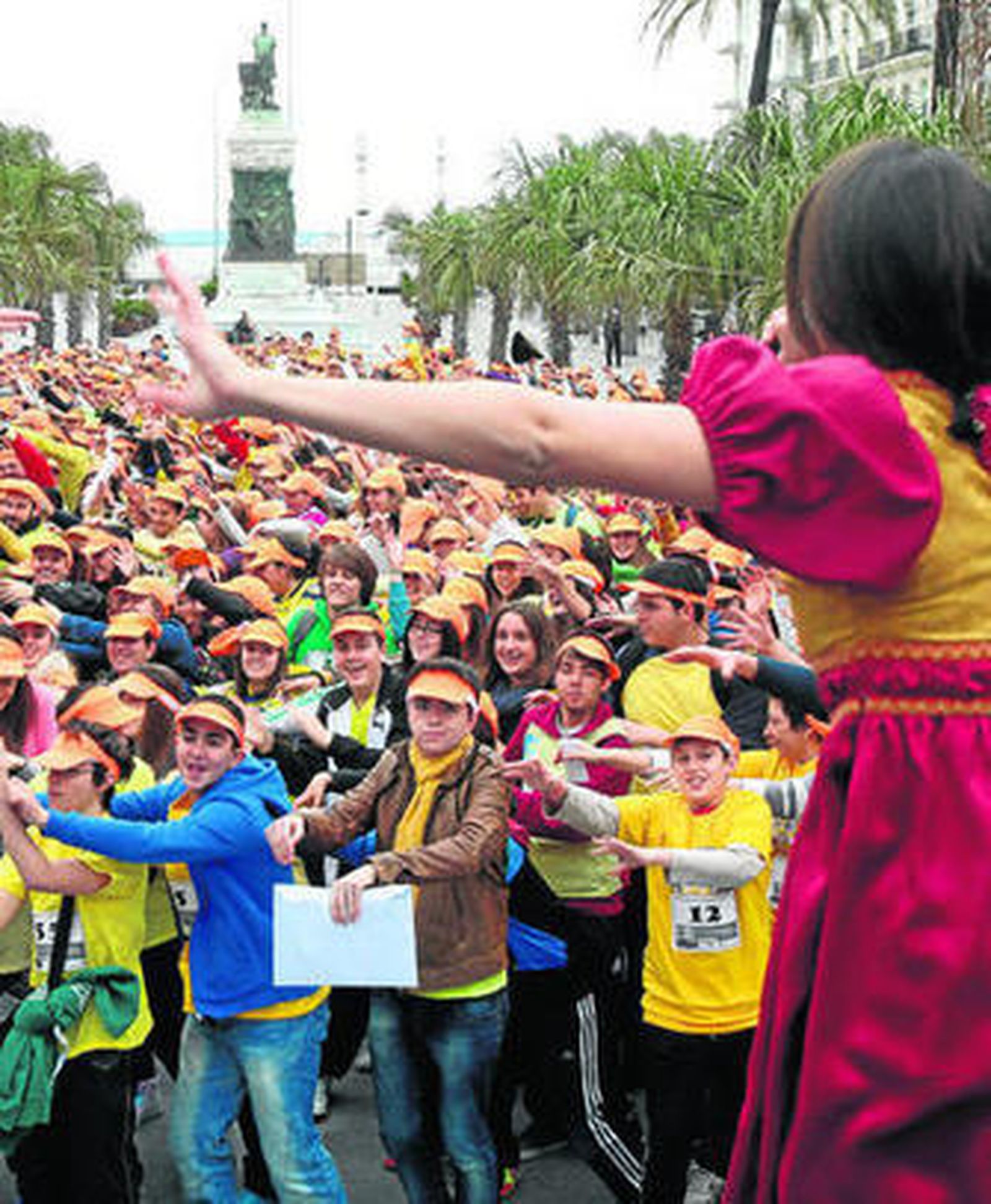 Jóvenes participando en la edición de 2013 de la Gymkhana del Doce.