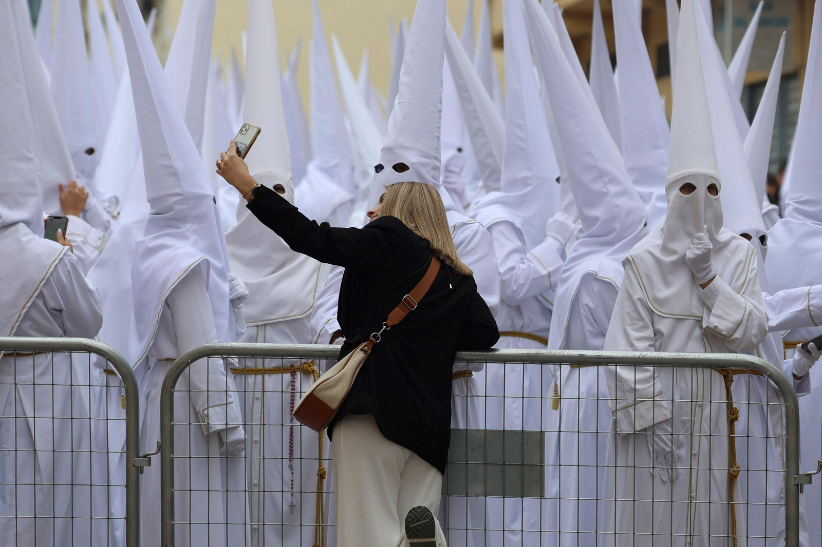 El Rocío en el Martes Santo de Málaga, en fotos