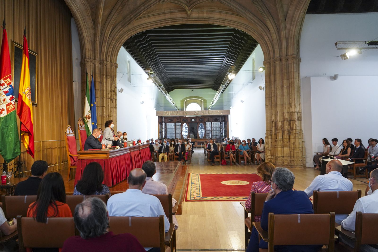 Fotos: estos son los 30 mejores estudiantes de selectividad en Granada homenajeados por la UGR