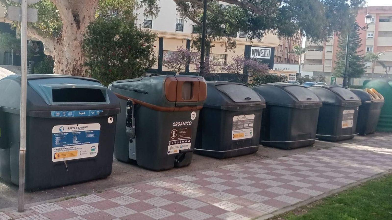 Los Barrios avanza en la implantación de los nuevos contenedores de ...