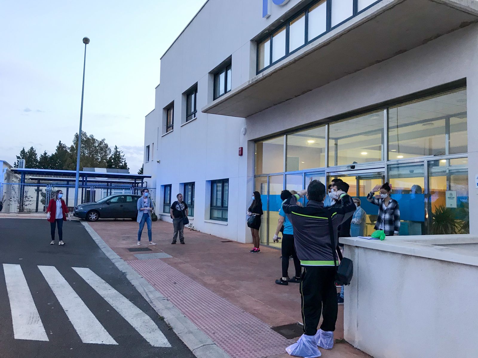 Salida tras confinamiento de 45 días de trabajadores de FAAM en imágenes