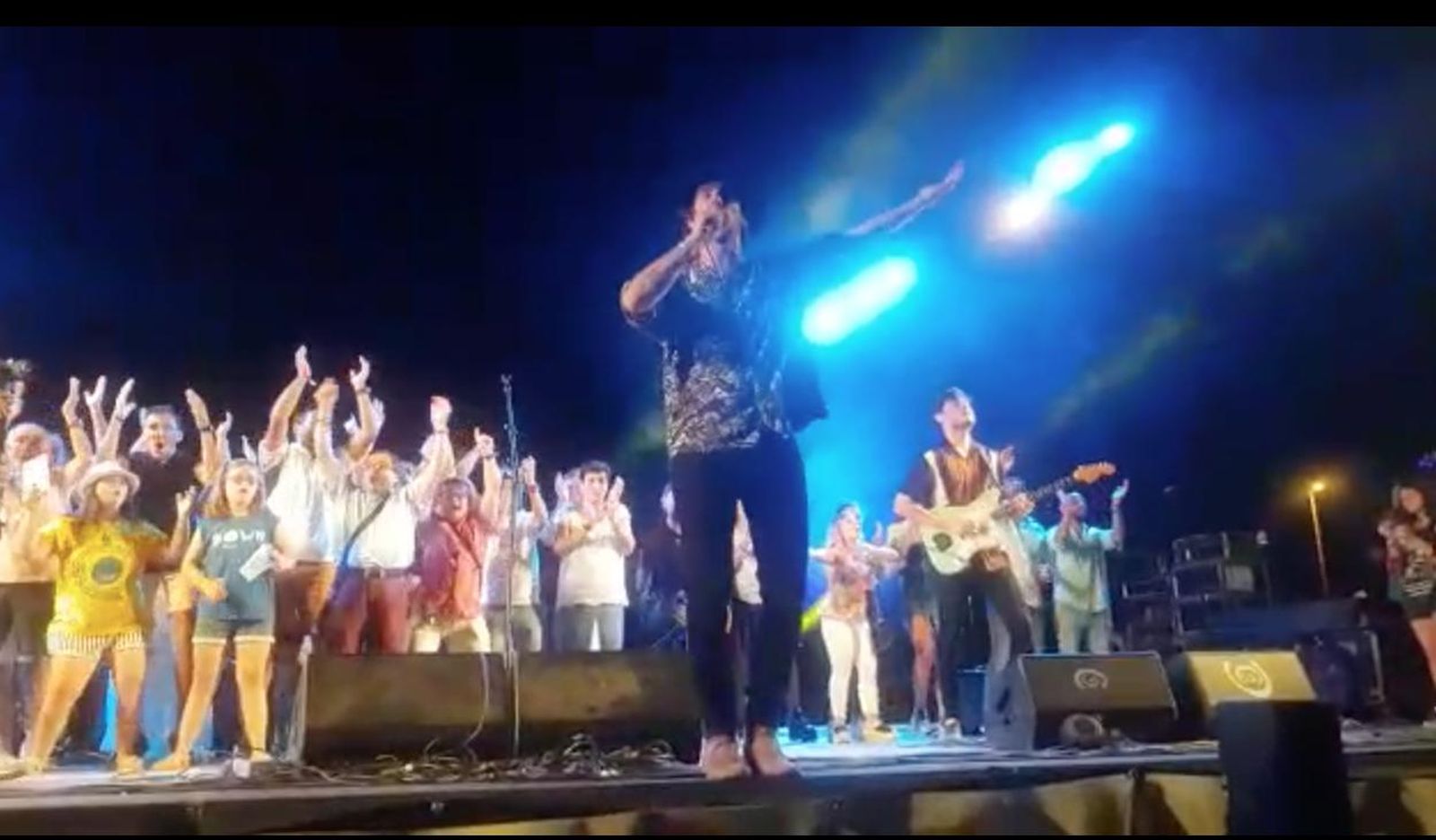 El ‘Invencibles’ de Nixon, nuevo himno de URA Clan