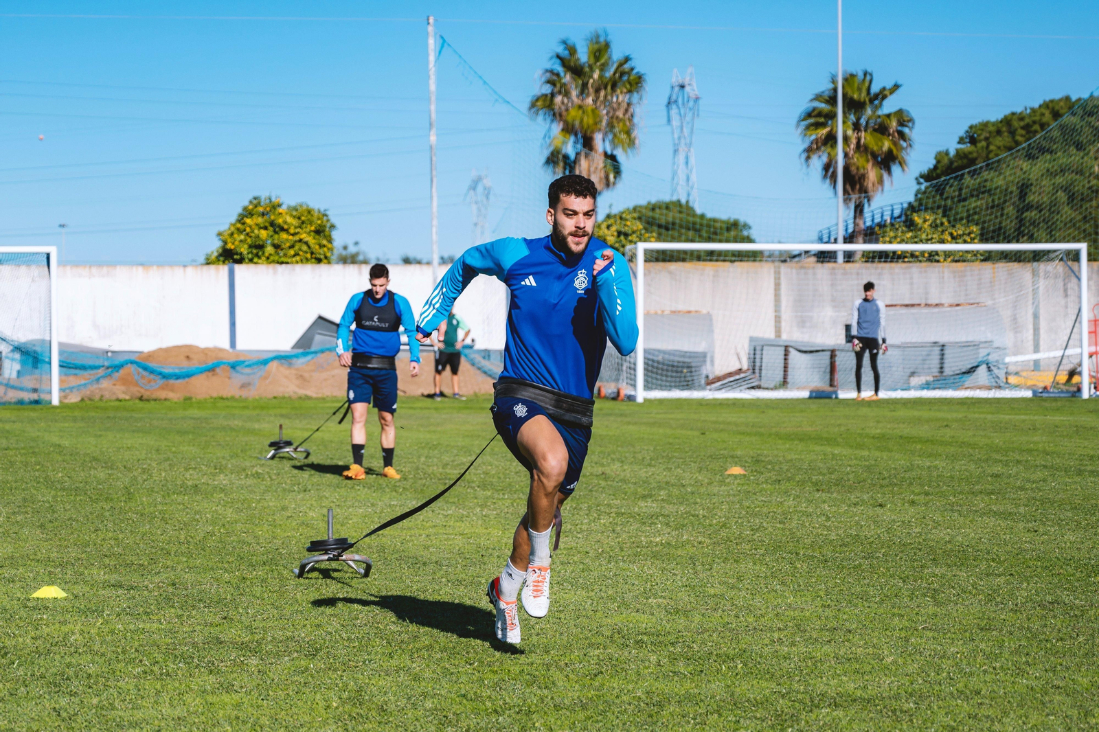 Luis Alcalde en un entrenamiento esta semana con el Recre.