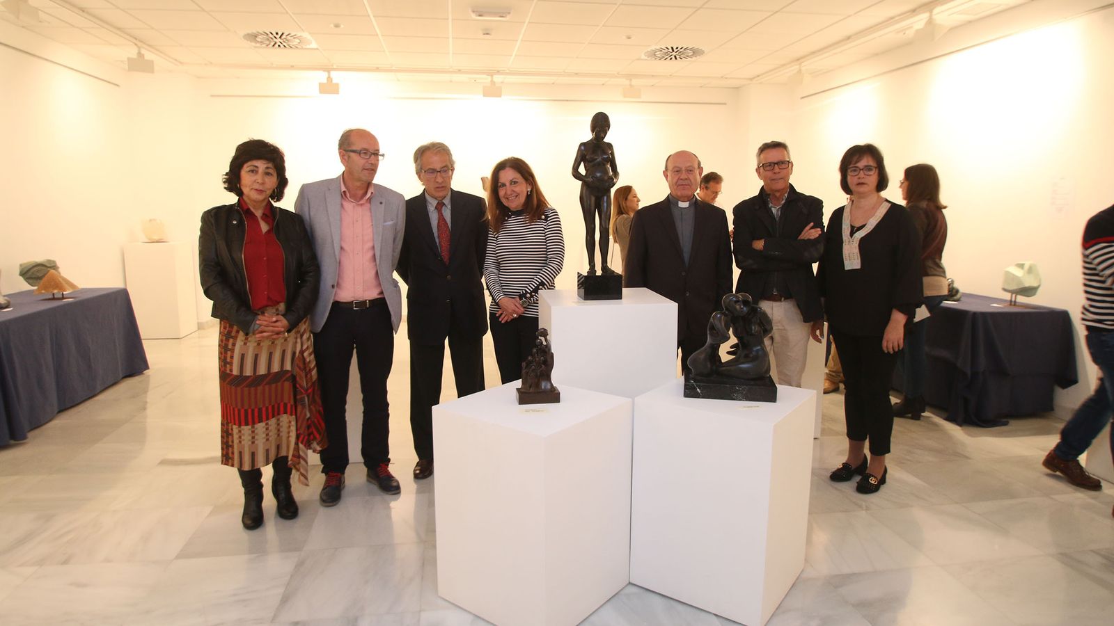 Diputación y El Acebuche han colaborado para llevar las obras de los internos a la Galería Alfareros, en pleno centro de Almería.