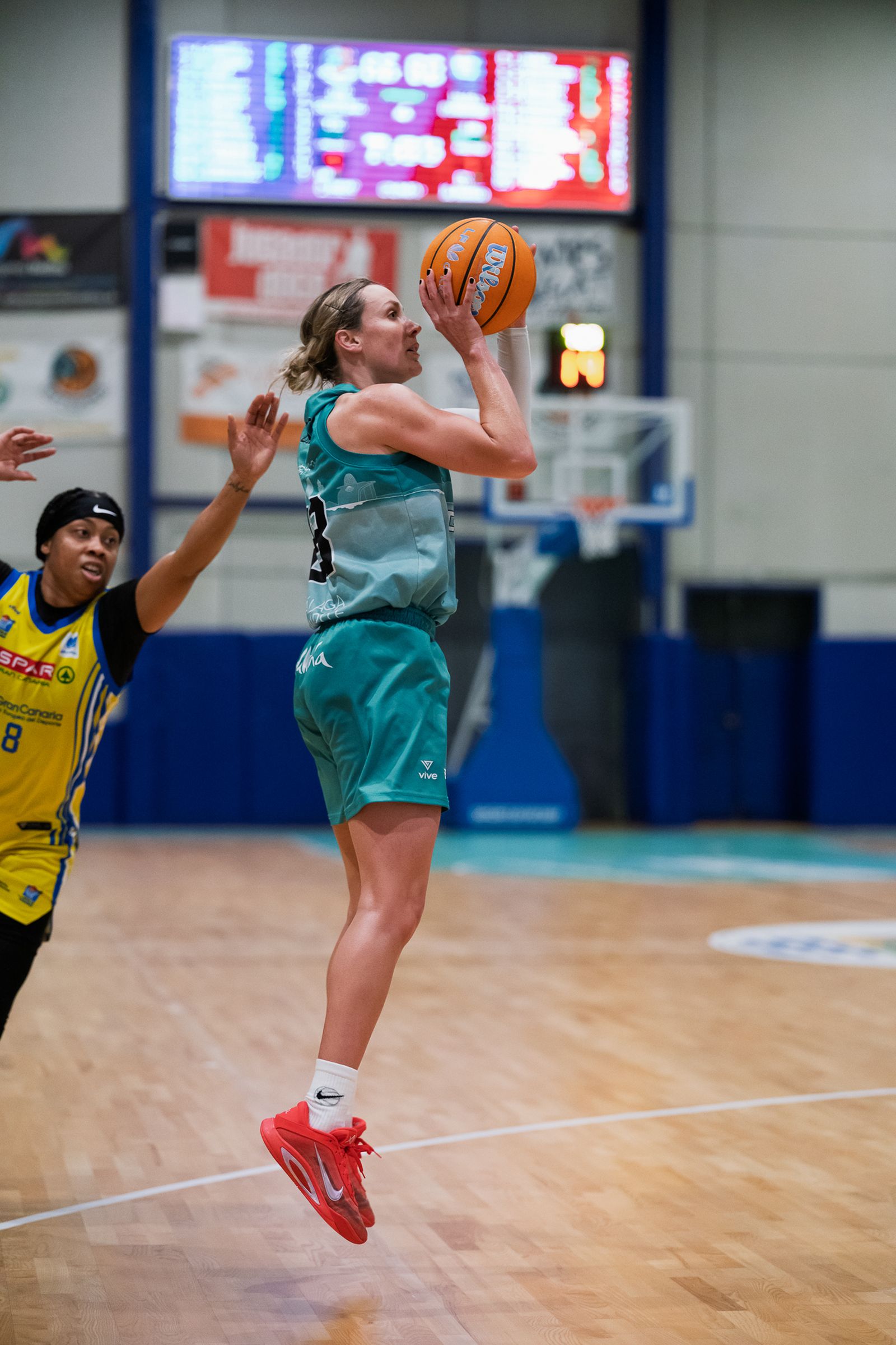 Esencial victoria del CAB Estepona ante el Spar Gran Canaria (80-64)