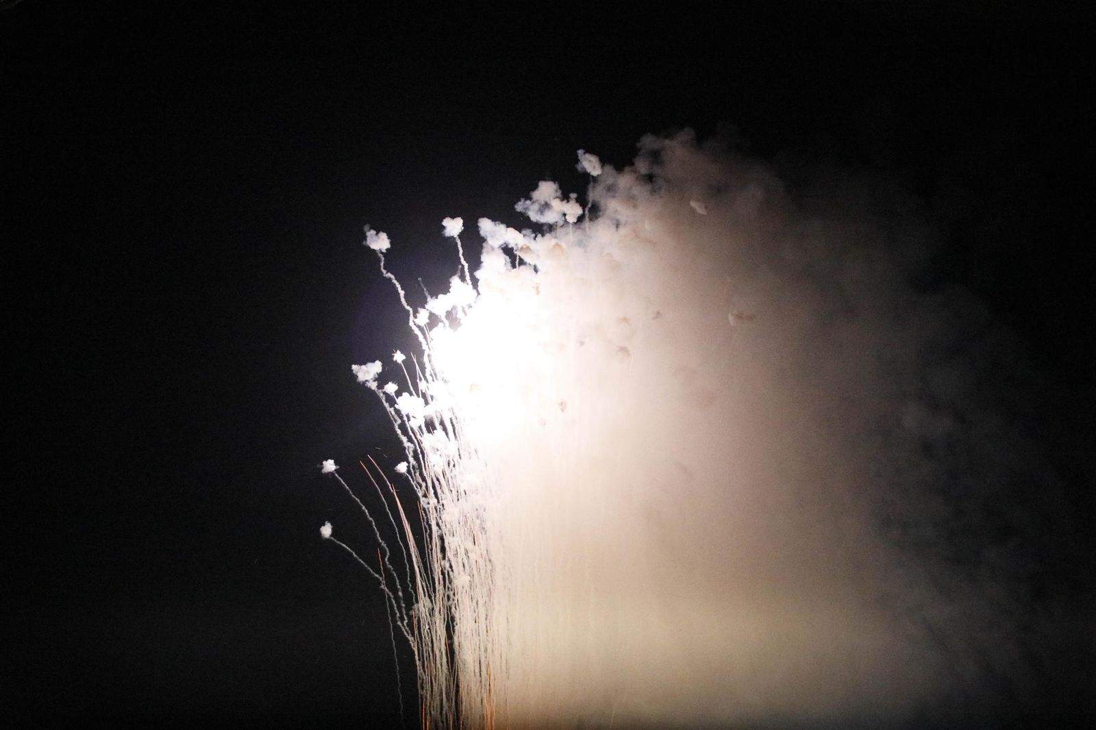 Las imágenes de la misa vespertina y procesión del Cristo de la Luz de Dalías