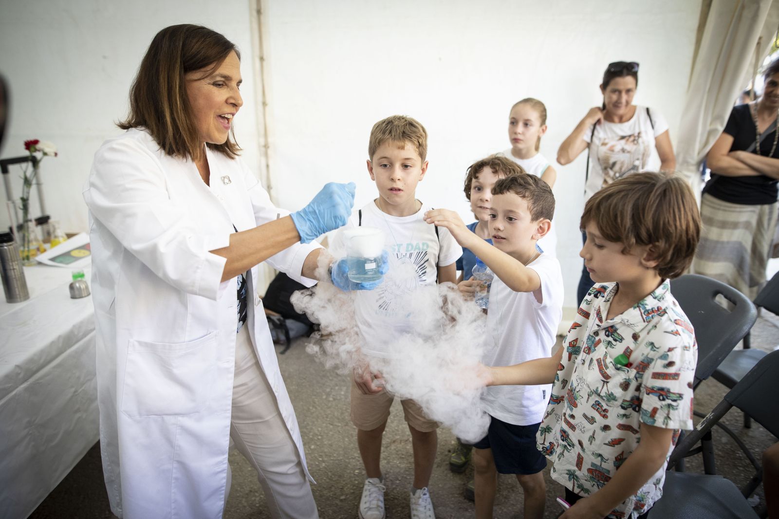 Así ha sido la Noche de los investigadores en Granada