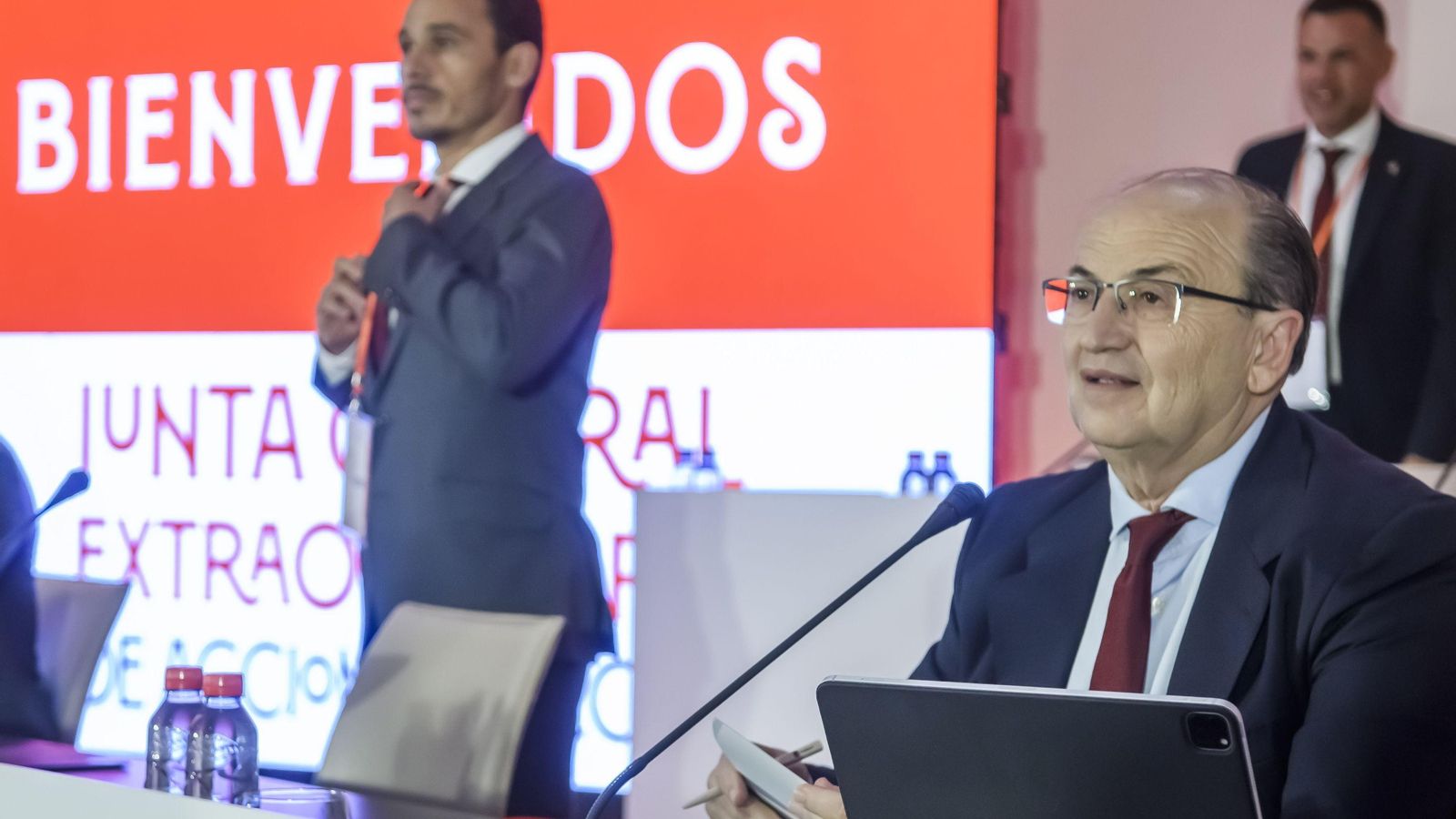 Castro y Del Nido Carrasco.