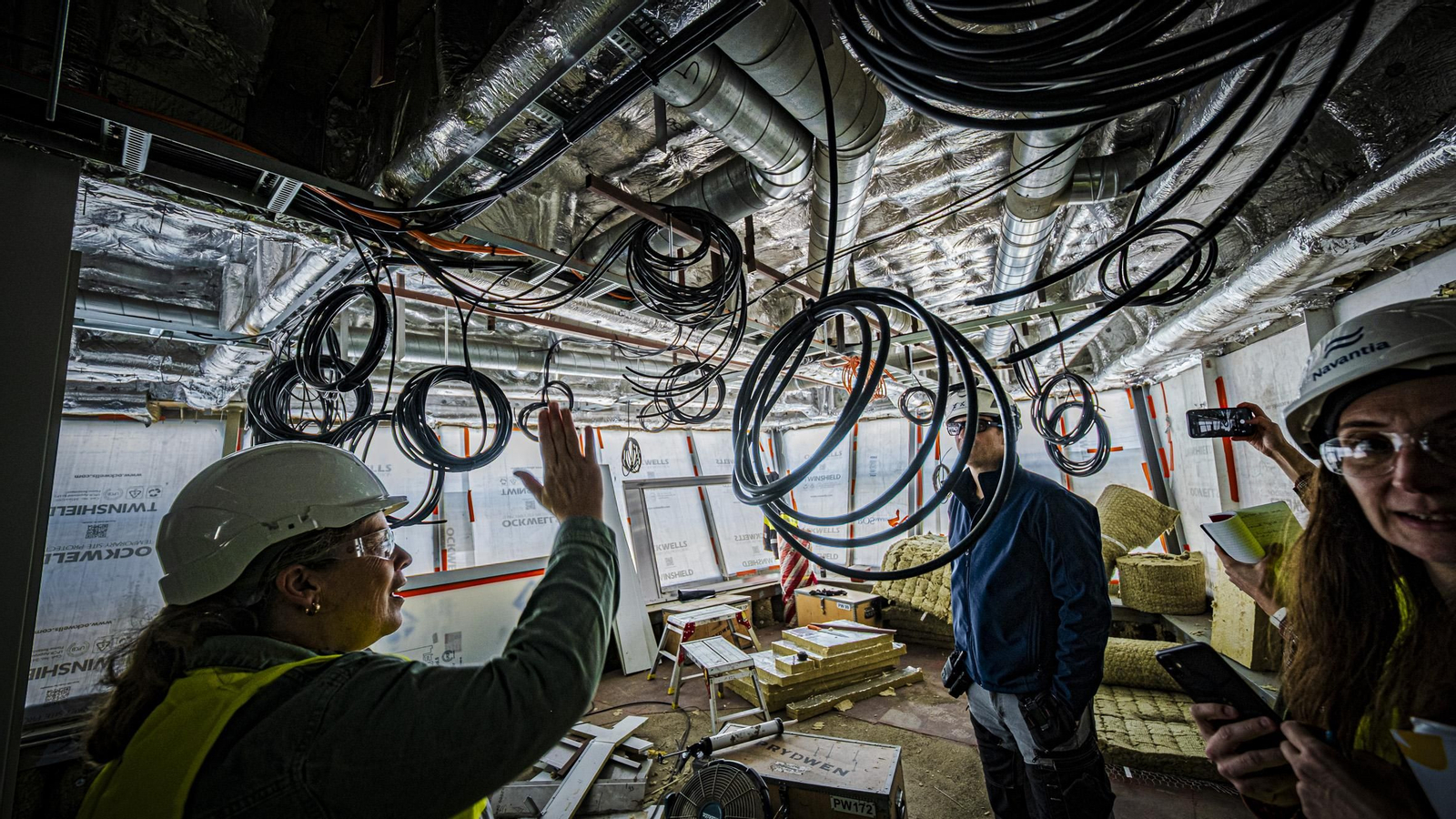 Las imágenes del interior del crucero 'Allure of the Seas' que se encuentra reparando en navantia Cádiz