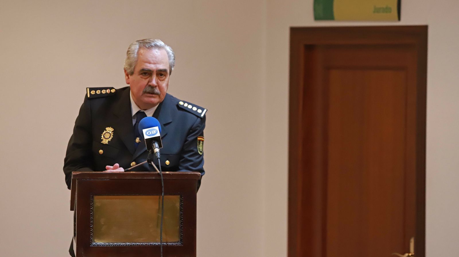 Imposición de la Cruz Distinguida de Primera Clase de la Orden de San Raimundo de Peñafort a Fernando Calleja