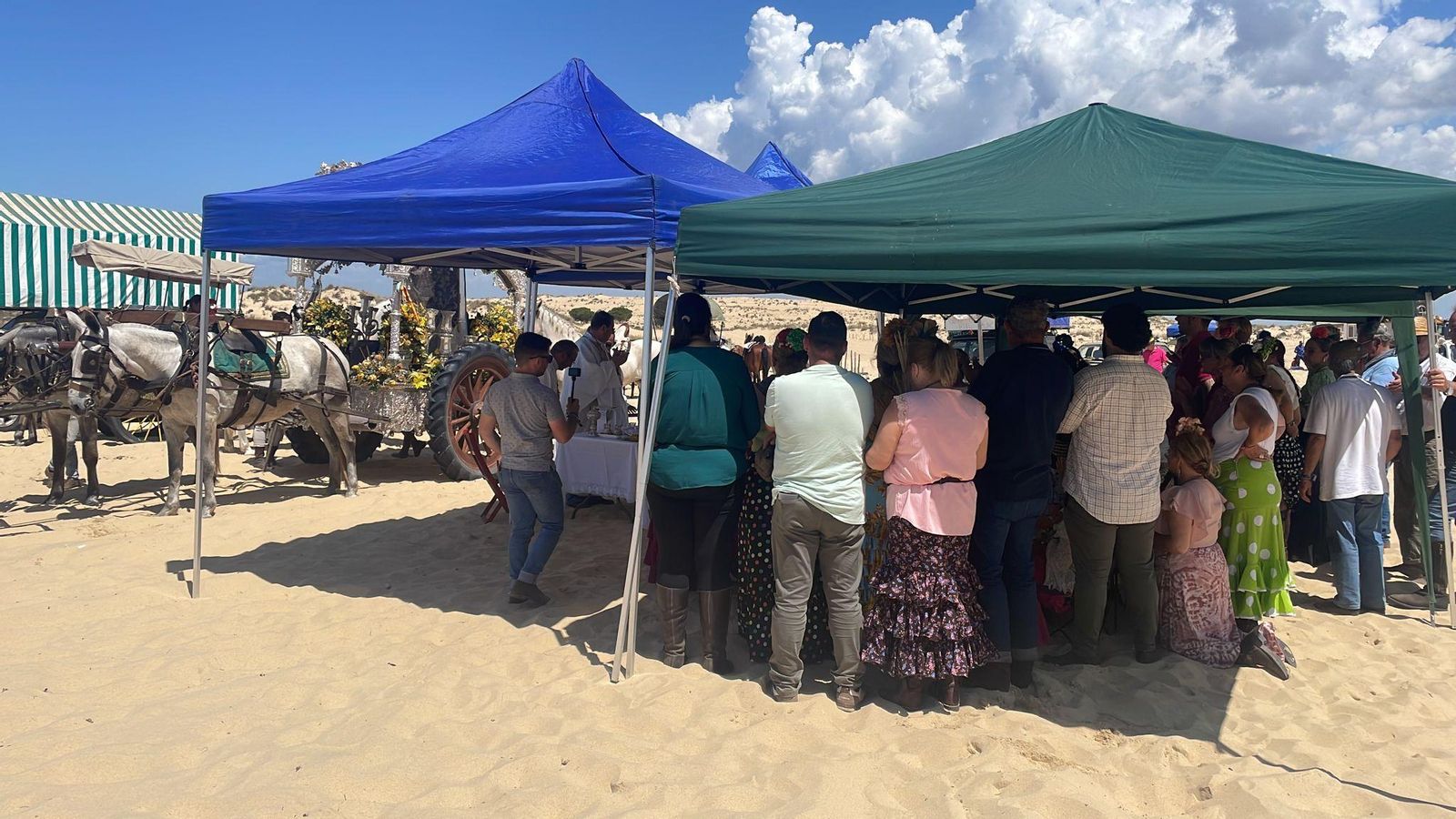 Otro momento de la eucaristía celebrada durante el camino de vuelta.