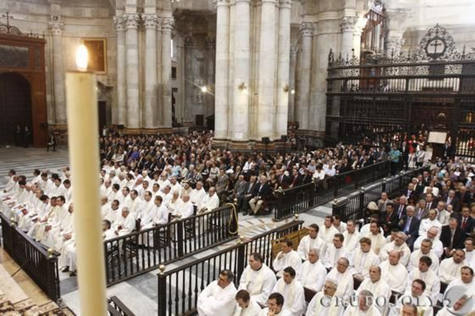 Imágenes de la toma de posesión del nuevo obispo de Cádiz y Ceuta, Rafael Zornoza Boy, en la Catedral de Cádiz.

Foto: Lourdes de Vicente - Joaquin Pino