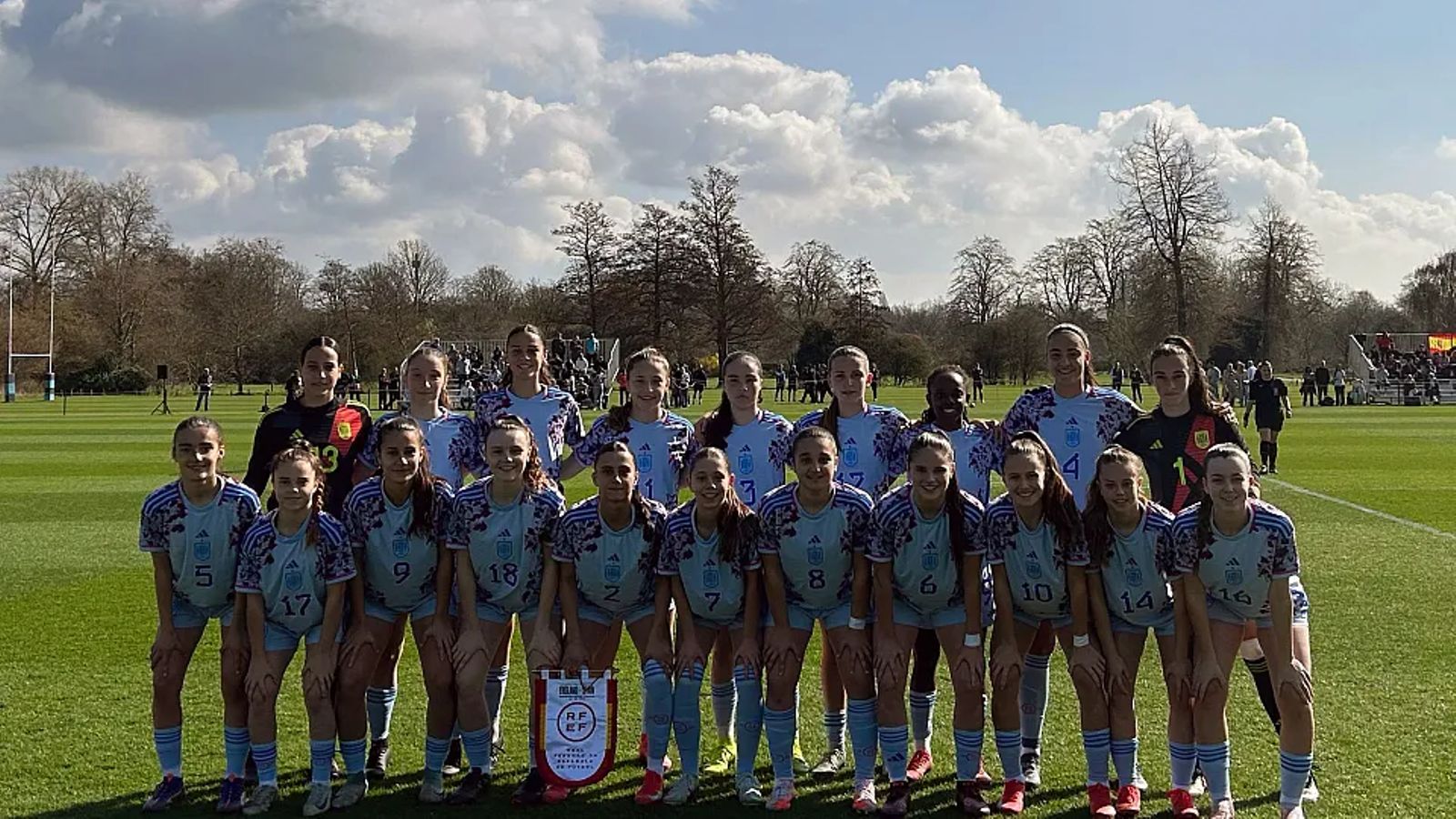 Ana María Martos, con el dorsal 9, junto al resto de las integrantes del combinado español.