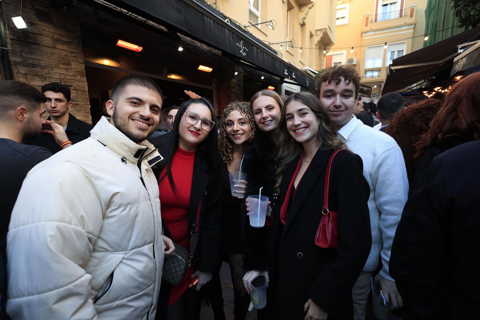 La Línea explota de gente en la tardebuena más animada, en imágenes
