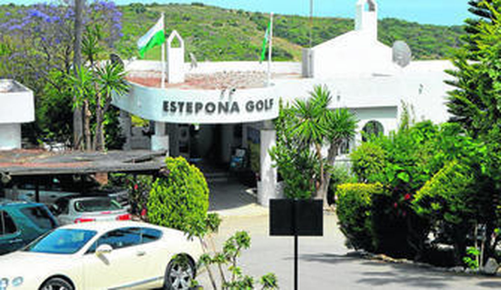 Entrada a Estepona Golf.