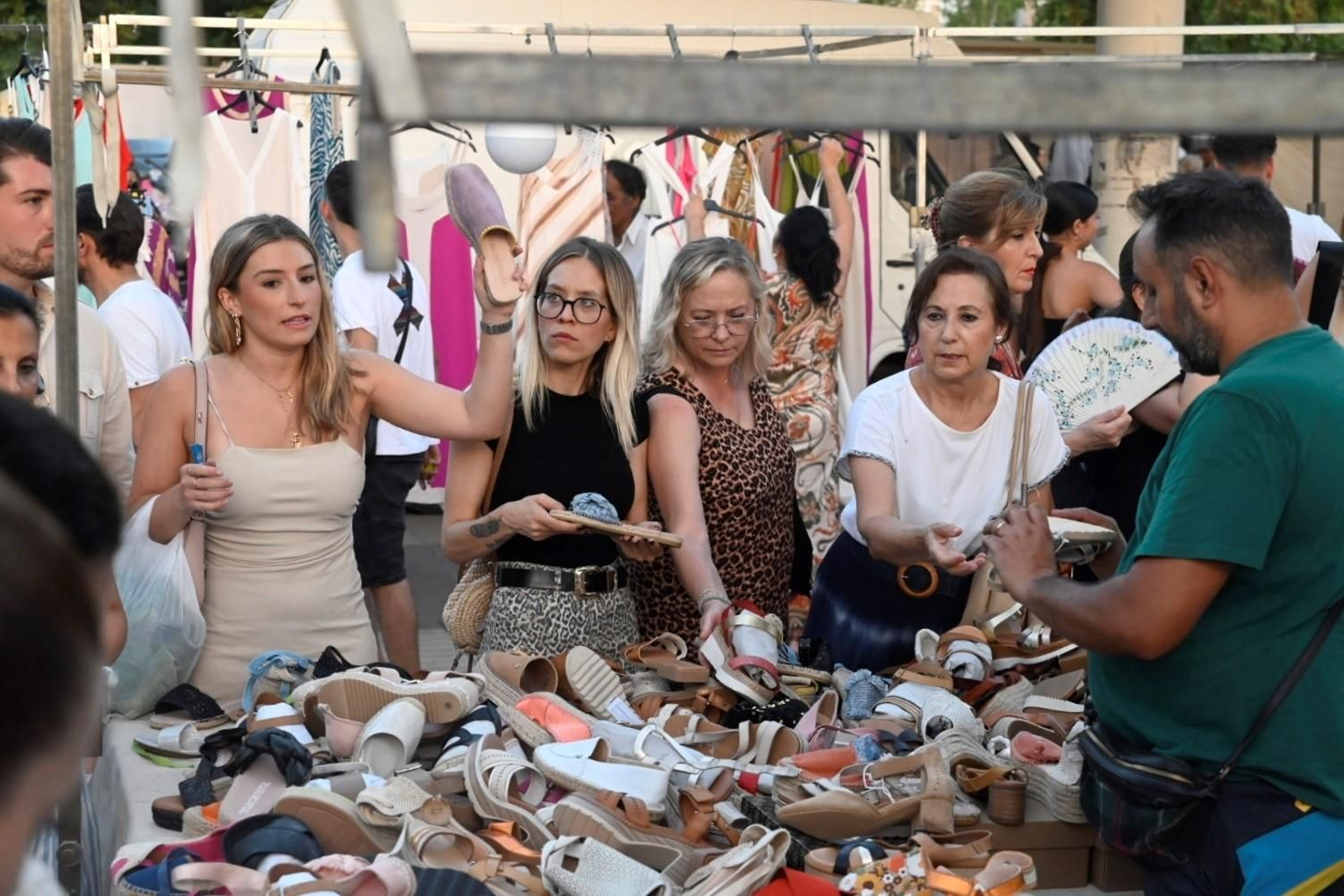 Las fotos del mercadillo nocturno de las Setas en Córdoba