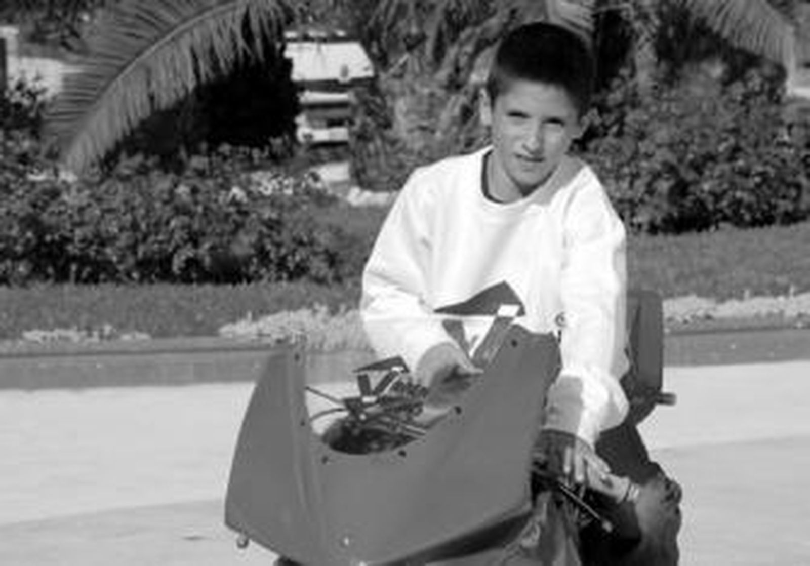 Imagen de Lorenzo Correa, sobre la moto de 70 cc.