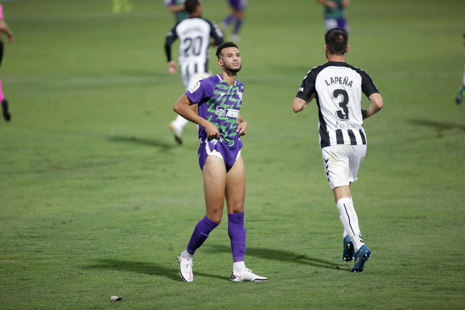 Hicham se lamenta tras lesionarse