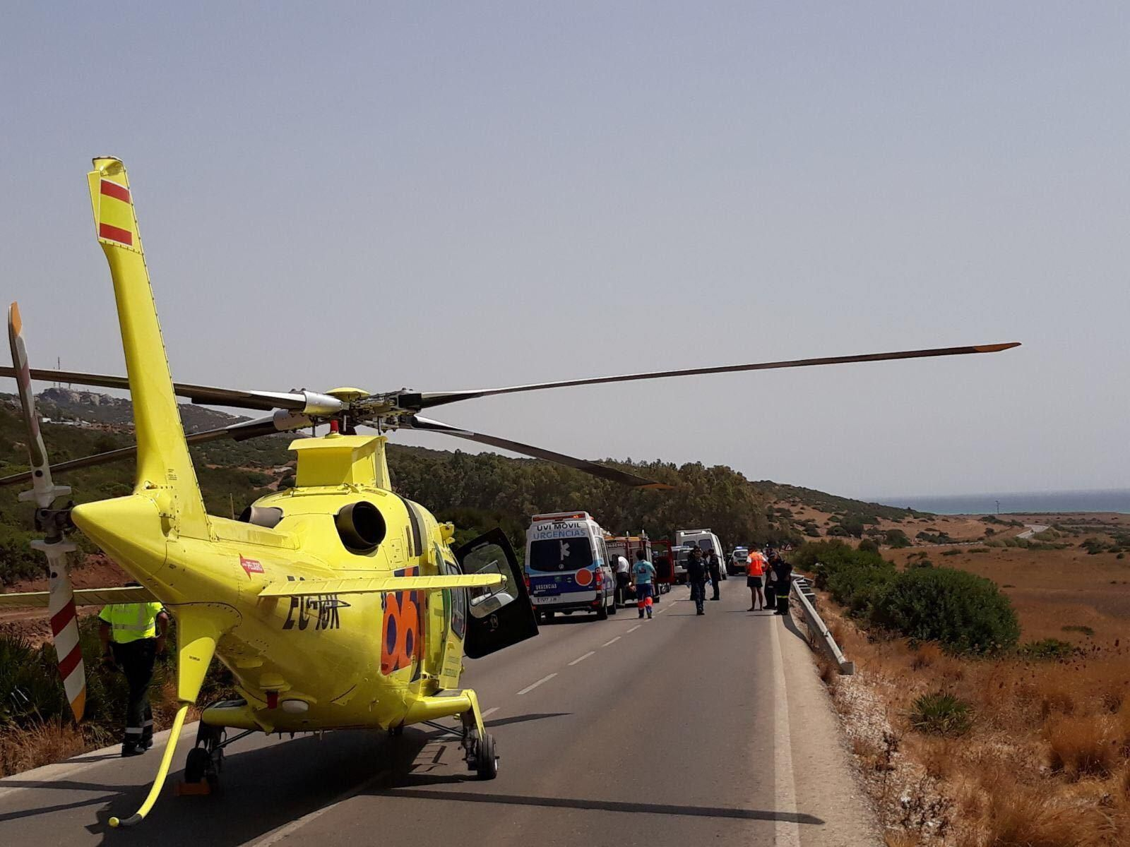 Imagen del último accidente ocurrido la pasada semana en la carretera que une Barbate y Zahara de los Atunes.
