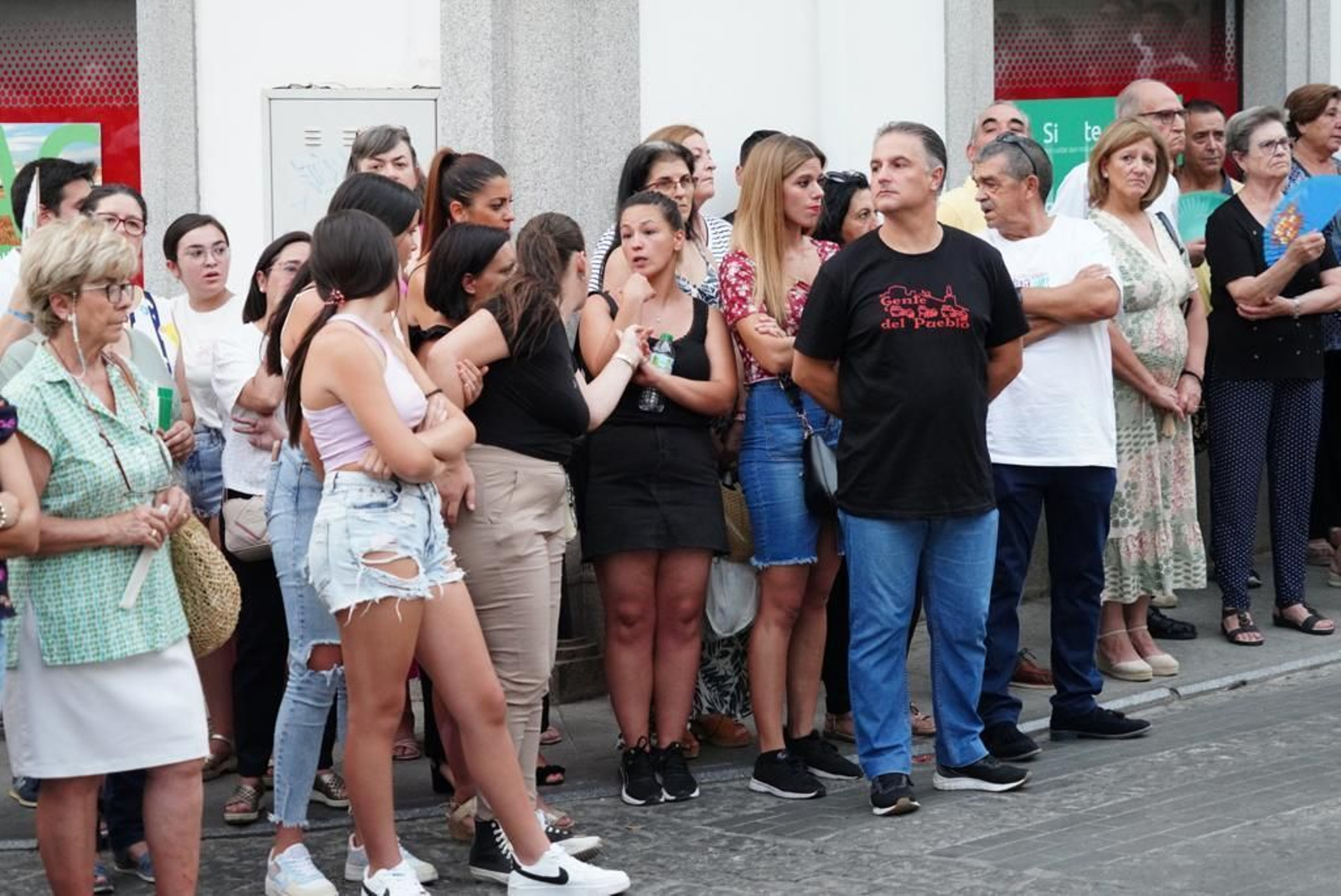 Concentración multitudinaria en Villanueva de Córdoba contra la violencia machista, en imágenes