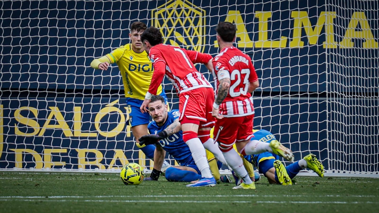 Morcillo antes de culminar en gol el 0-2 en Cádiz