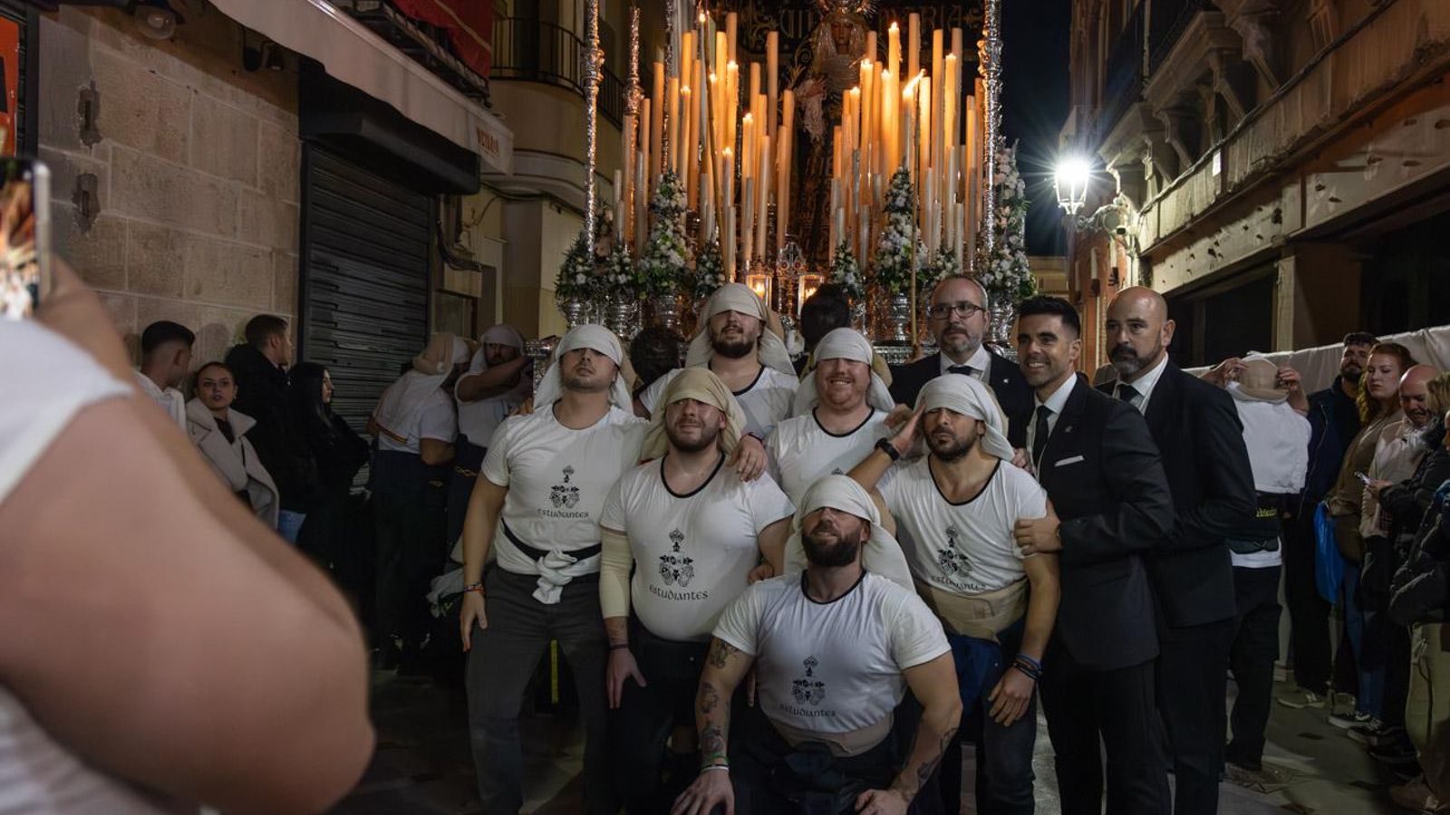 Los jiennenses se recrean con la cofradía de los Estudiantes un nuevo Lunes Santo