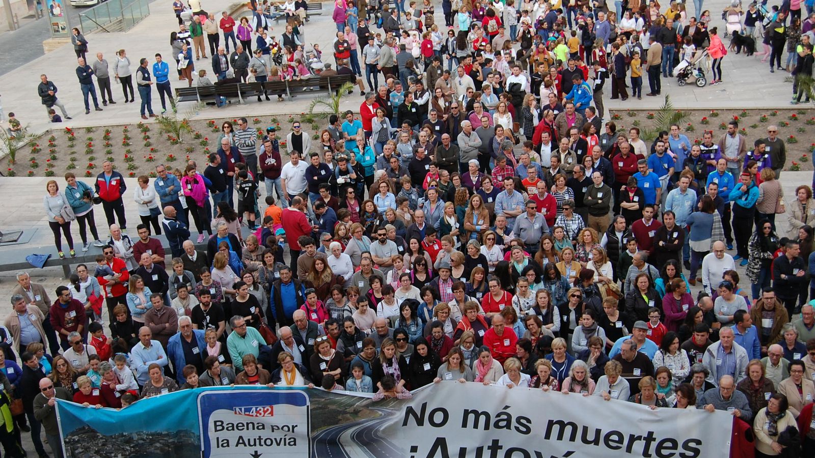Una de las concentraciones realizadas en Baena en demanda del desdoblamiento de la N-432.