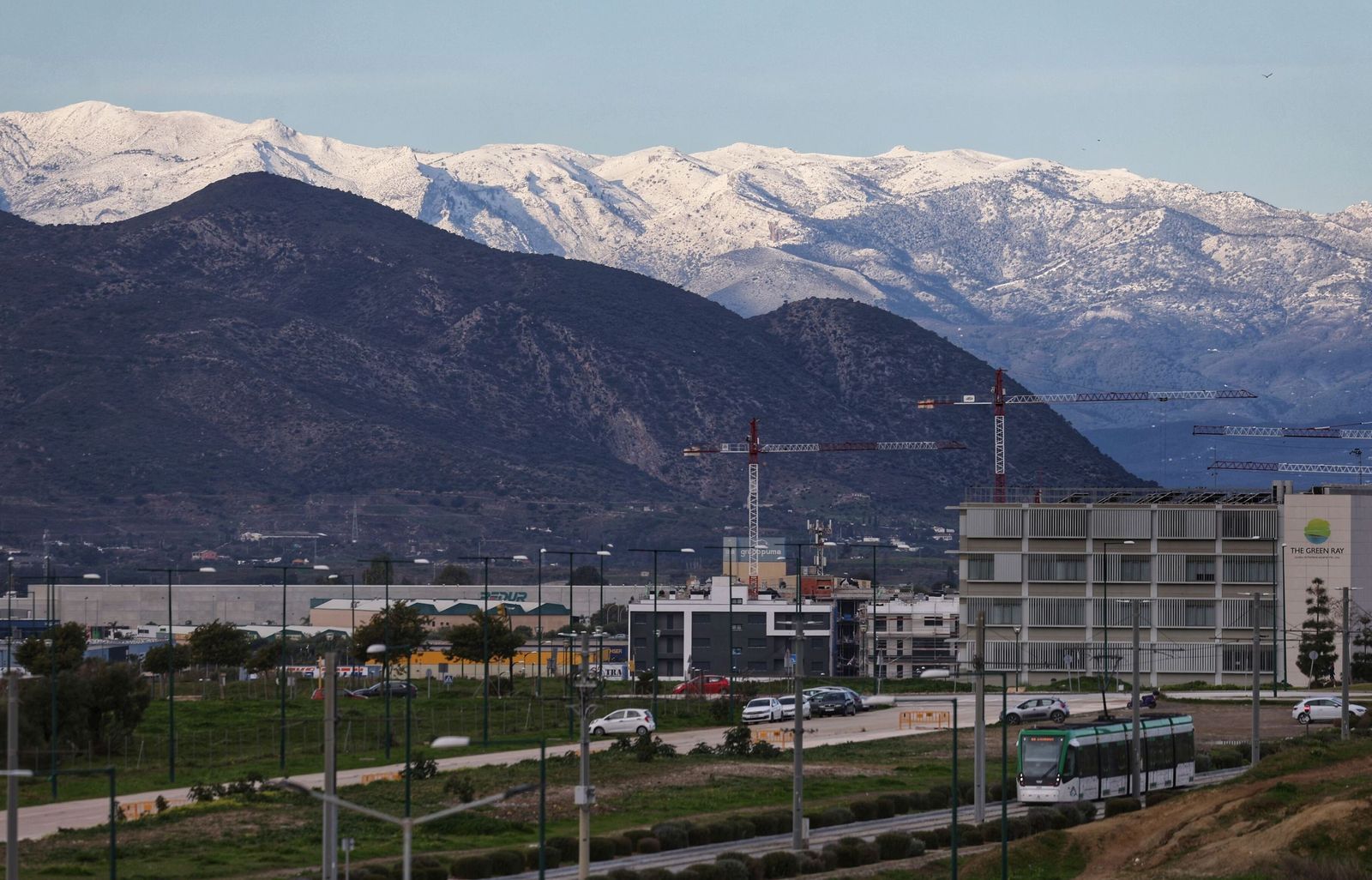 La nieve tiñe de blanco en norte de España