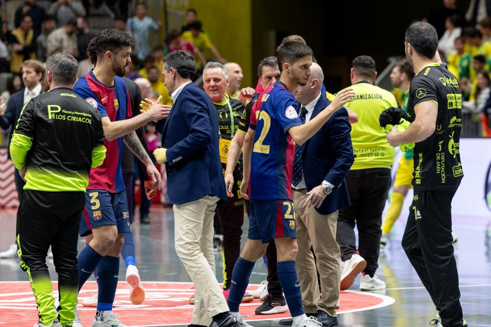 El éxtasis de la victoria copera del Jaén Paraíso Interior FS sobre el Barça, en imágenes