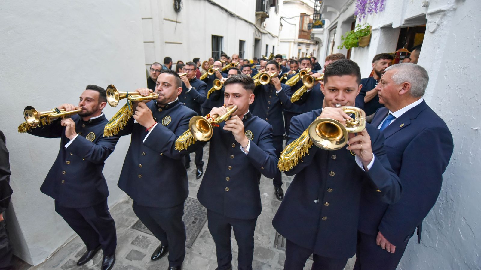 Fotos del Lunes santo en Tarifa: Nuestro Padre Jesús en la Oración en el Huerto y Nuestra Madre de Dios y del Rosario