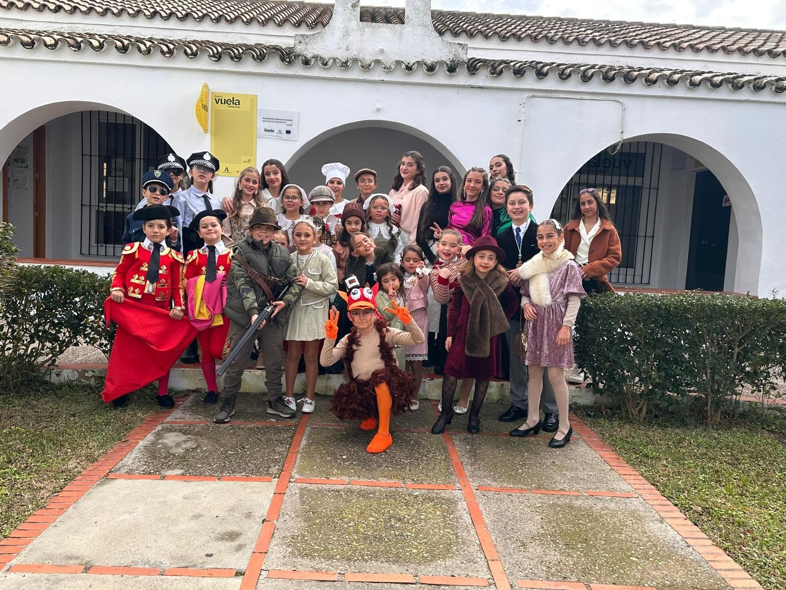 El indulto del pavo: humor y tradición se dan la mano en el teatro navideño de Torrecera