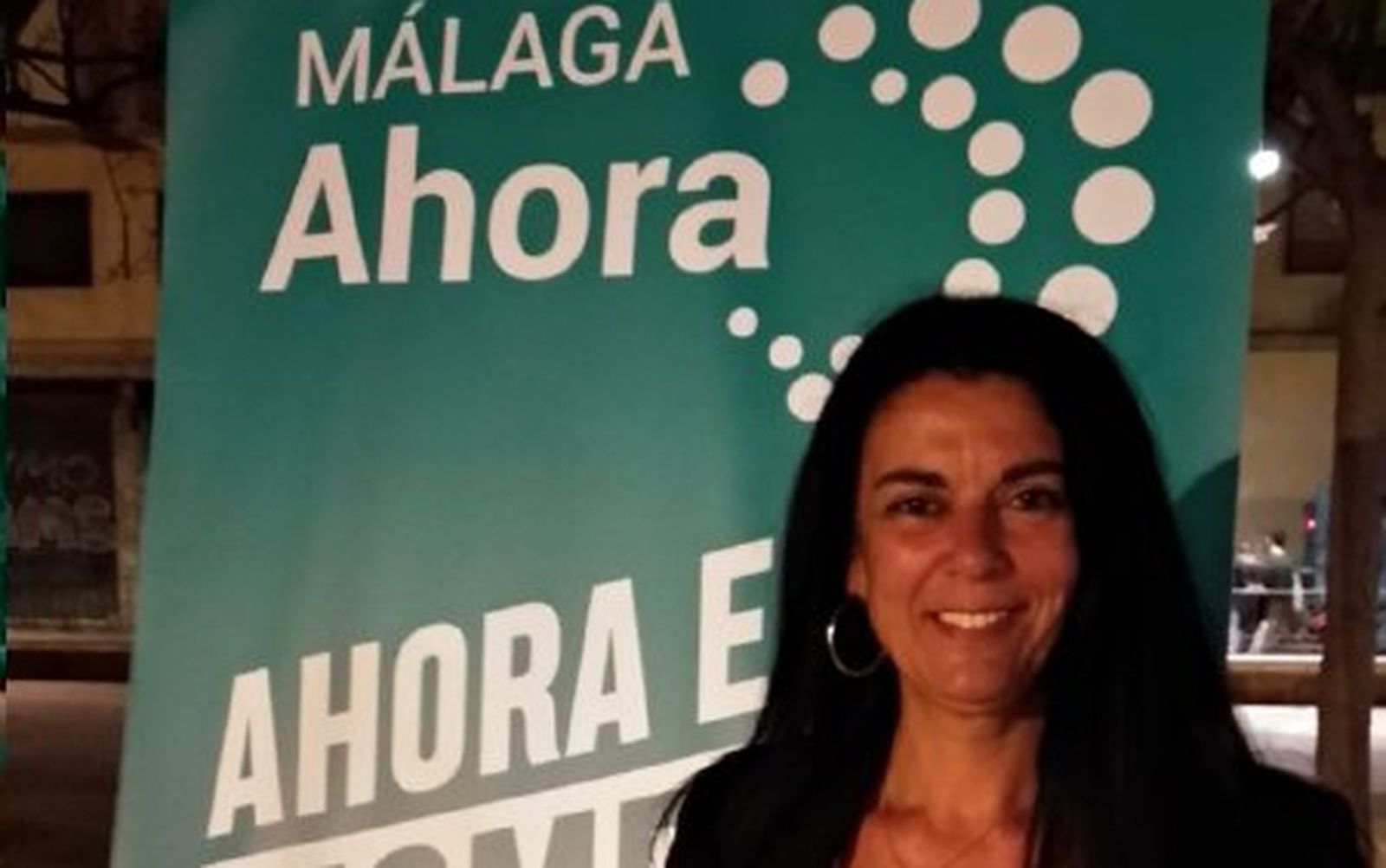 Rosa Galindo en el acto de inicio de campaña en la plaza de la Merced.