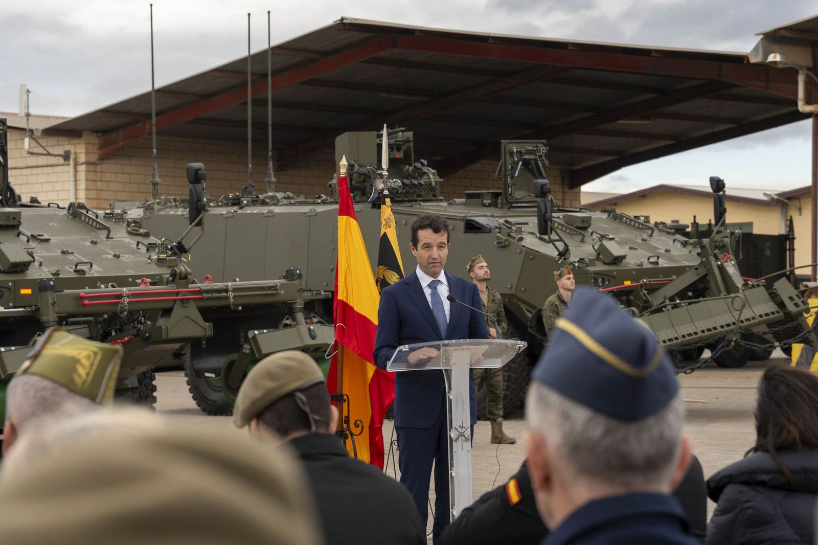 Margarita Robles entrega en Viator los primeros vehículos 8x8 ‘Dragón’ al Ejército de Tierra