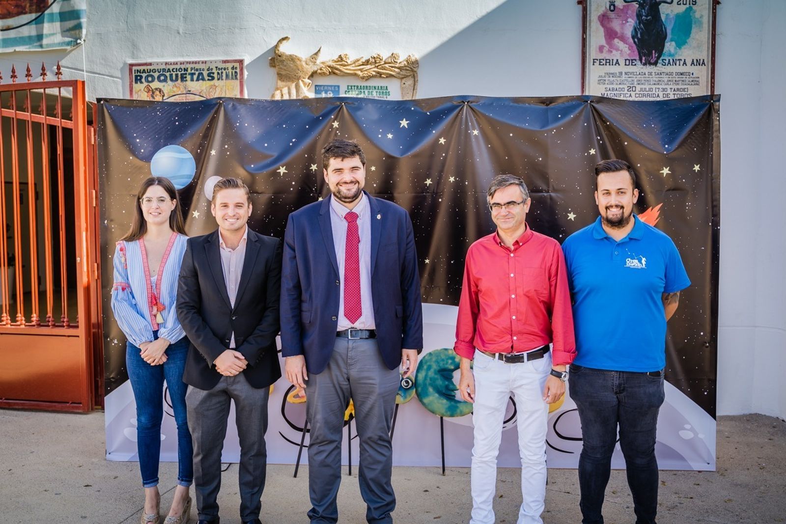 Los concejales Loles Moreno, José Luis Llamas y Paco Gutiérrez junto a Paco Galindo, técnico municipal, y Andoni Sánchez, de Ciencia Divertida.