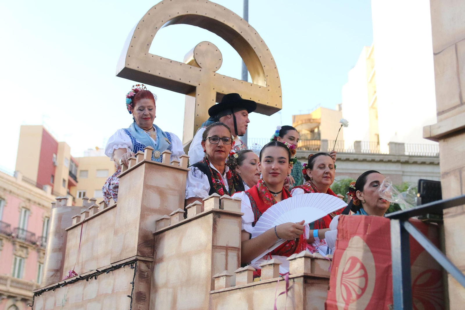 Las imágenes de la batalla de flores en la Feria de Almería 2023