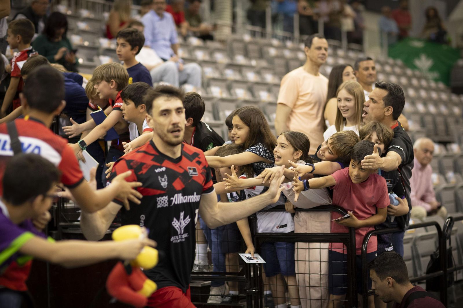 Encuéntrate en el Palacio en el Covirán Granada-Río Breogán