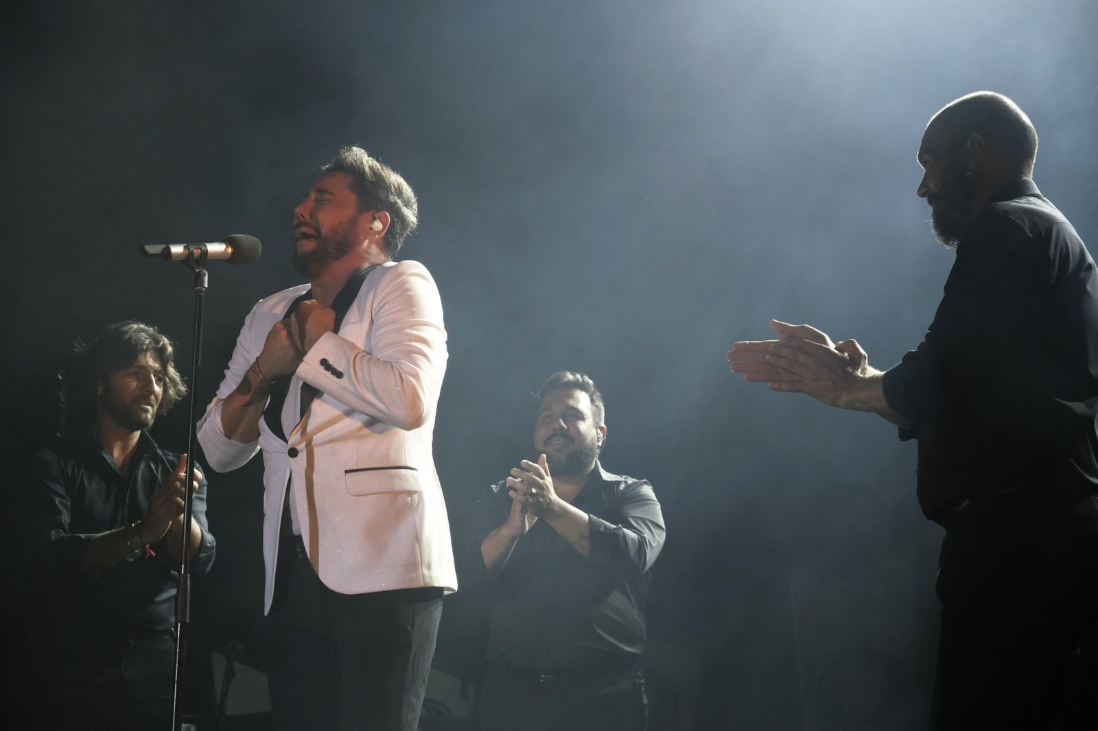 El concierto de Miguel Poveda en Córdoba, en imágenes