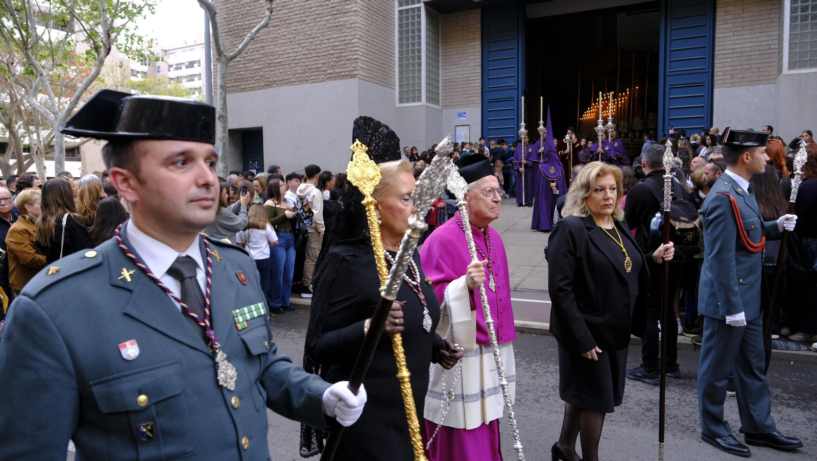 Pasión vuelve a su Iglesia de Santa Teresa azotada por la lluvia
