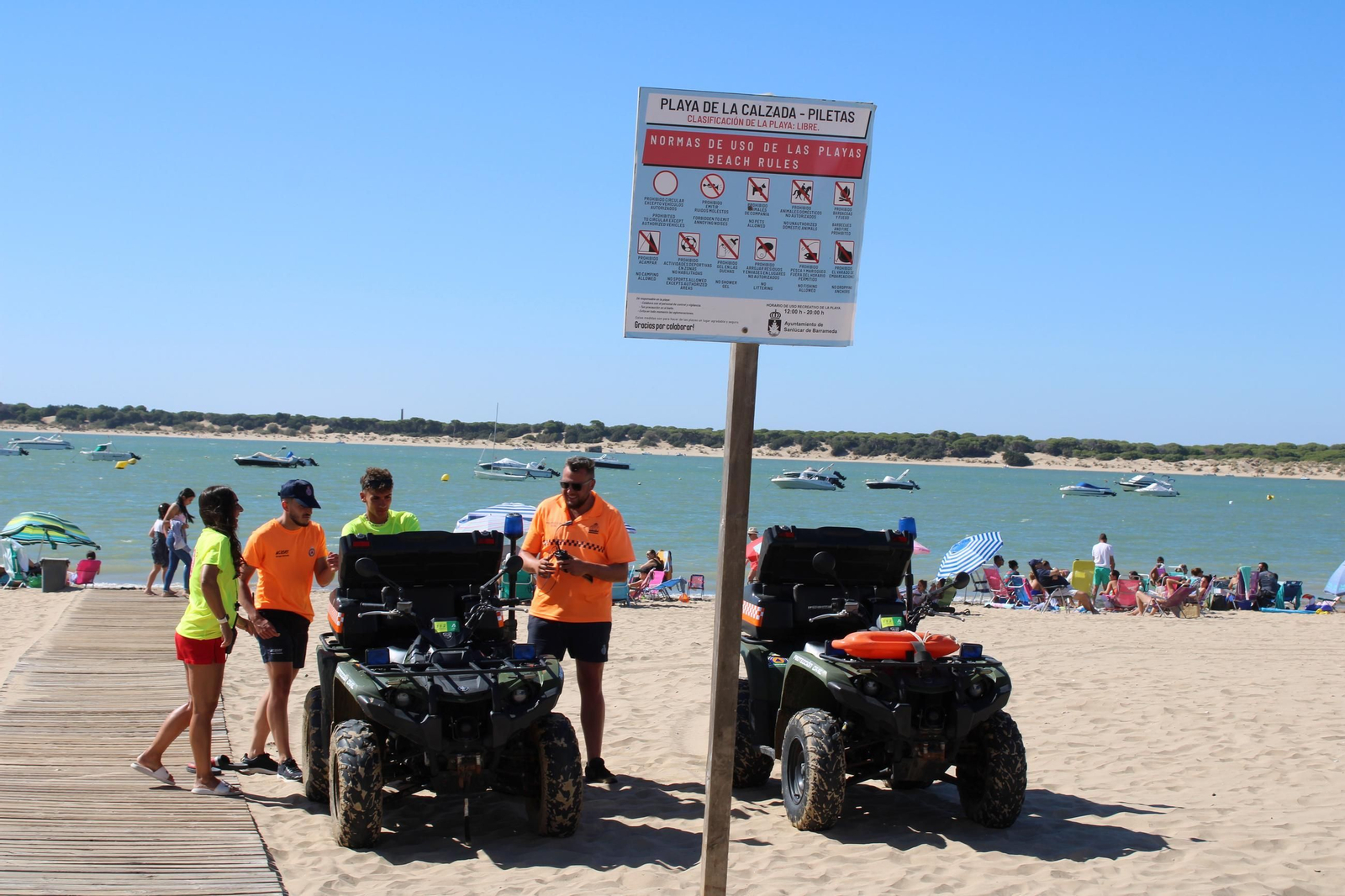 Personal de la playa.