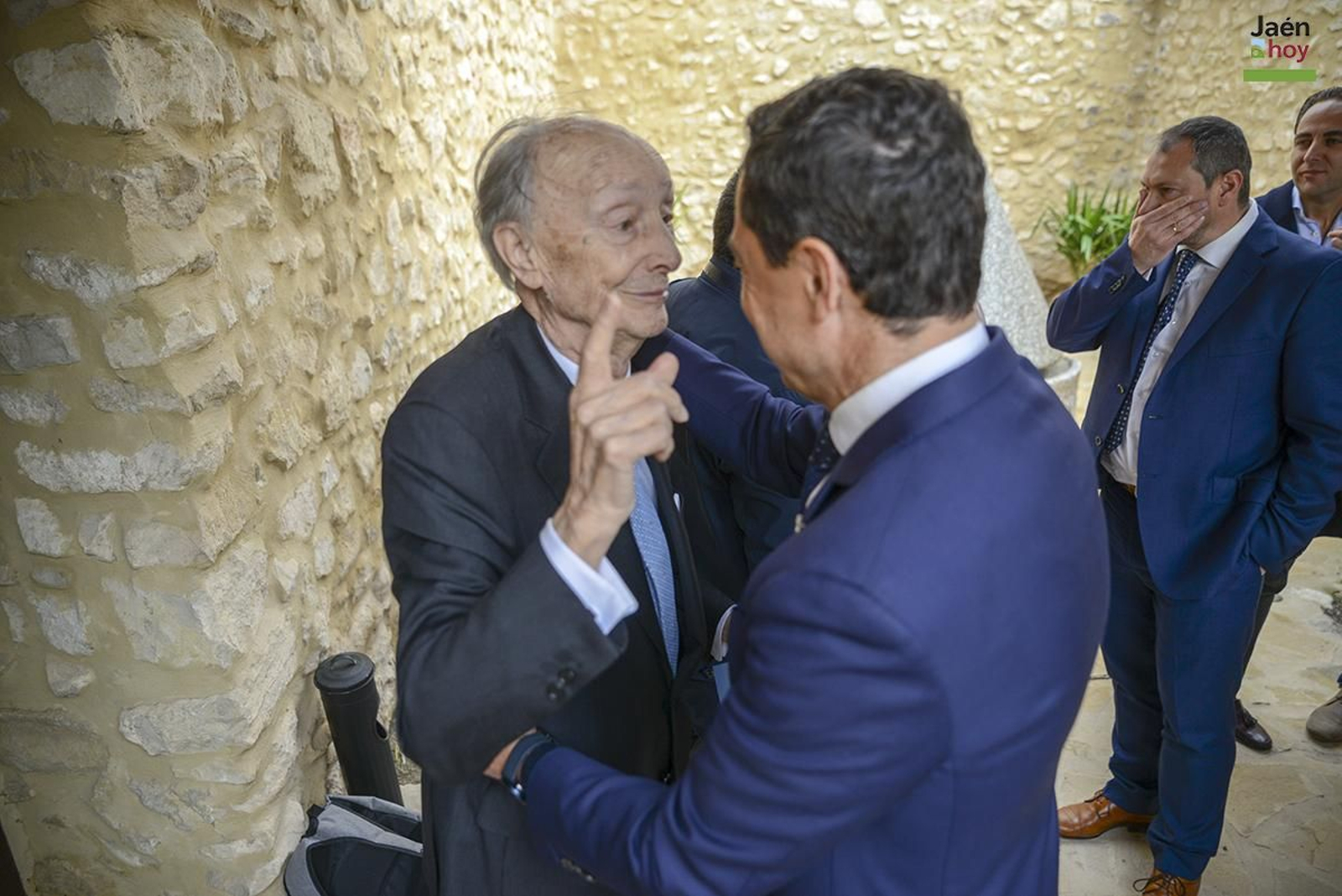 Inauguración de la planta fotovoltaica flotante en el Cortijo Conde de Guadiana de Úbeda.