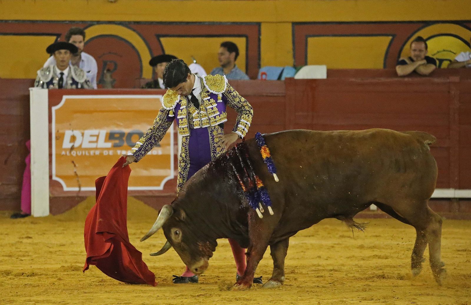 Fotos de la corrida del jueves de la Feria Taurina de Algeciras 2023:  Salvador Vega, Roca Rey y Pablo Aguado