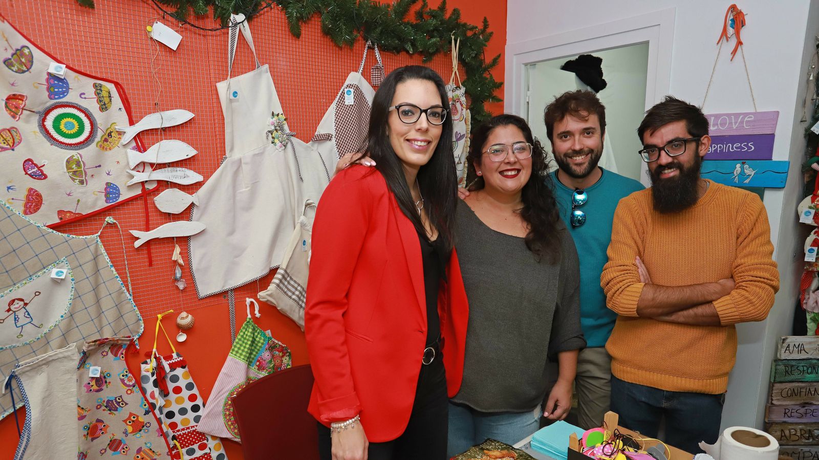 Las mejores fotos de la inauguración del mercadillo navideño de Apadis