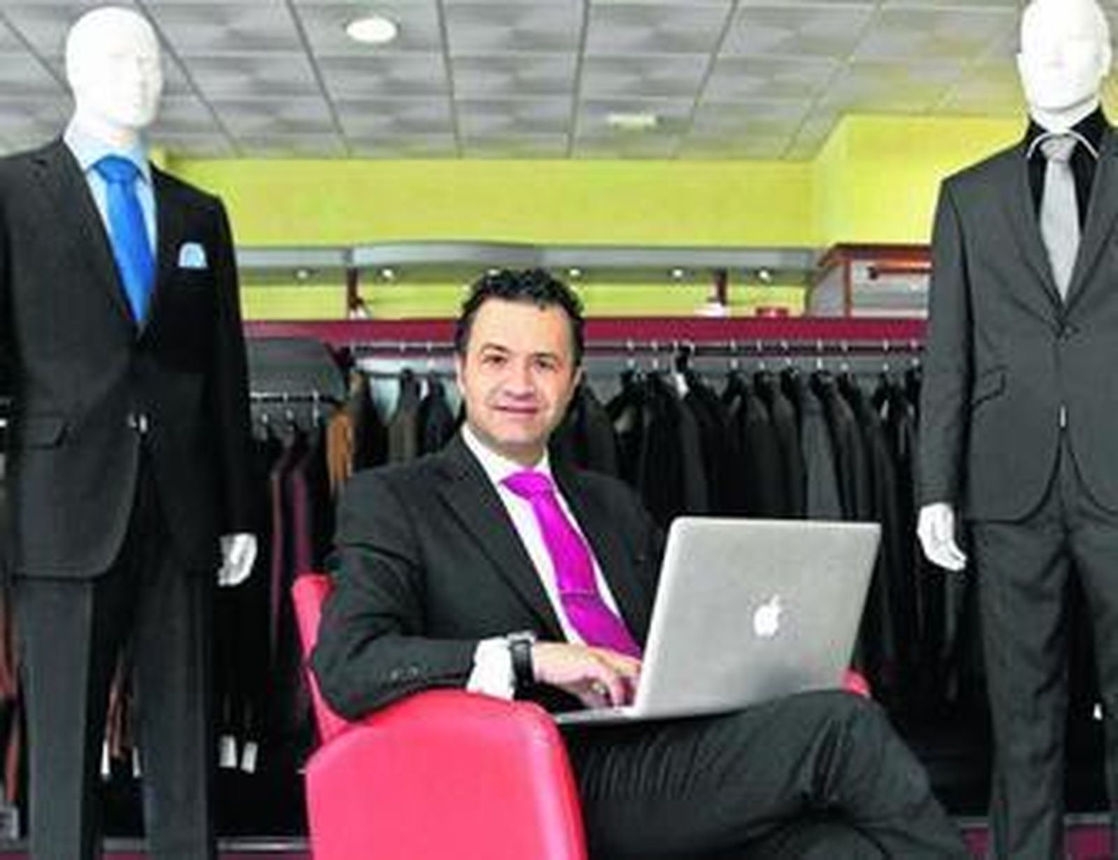 "El hombre busca que lo mire la mujer y lo admire el compañero"