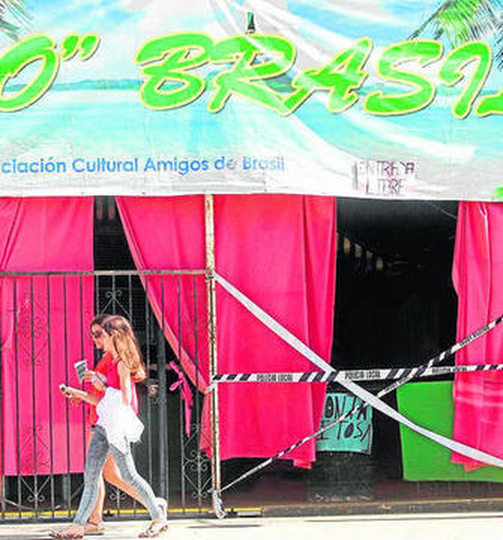 Imagen de una caseta precintada, ayer.