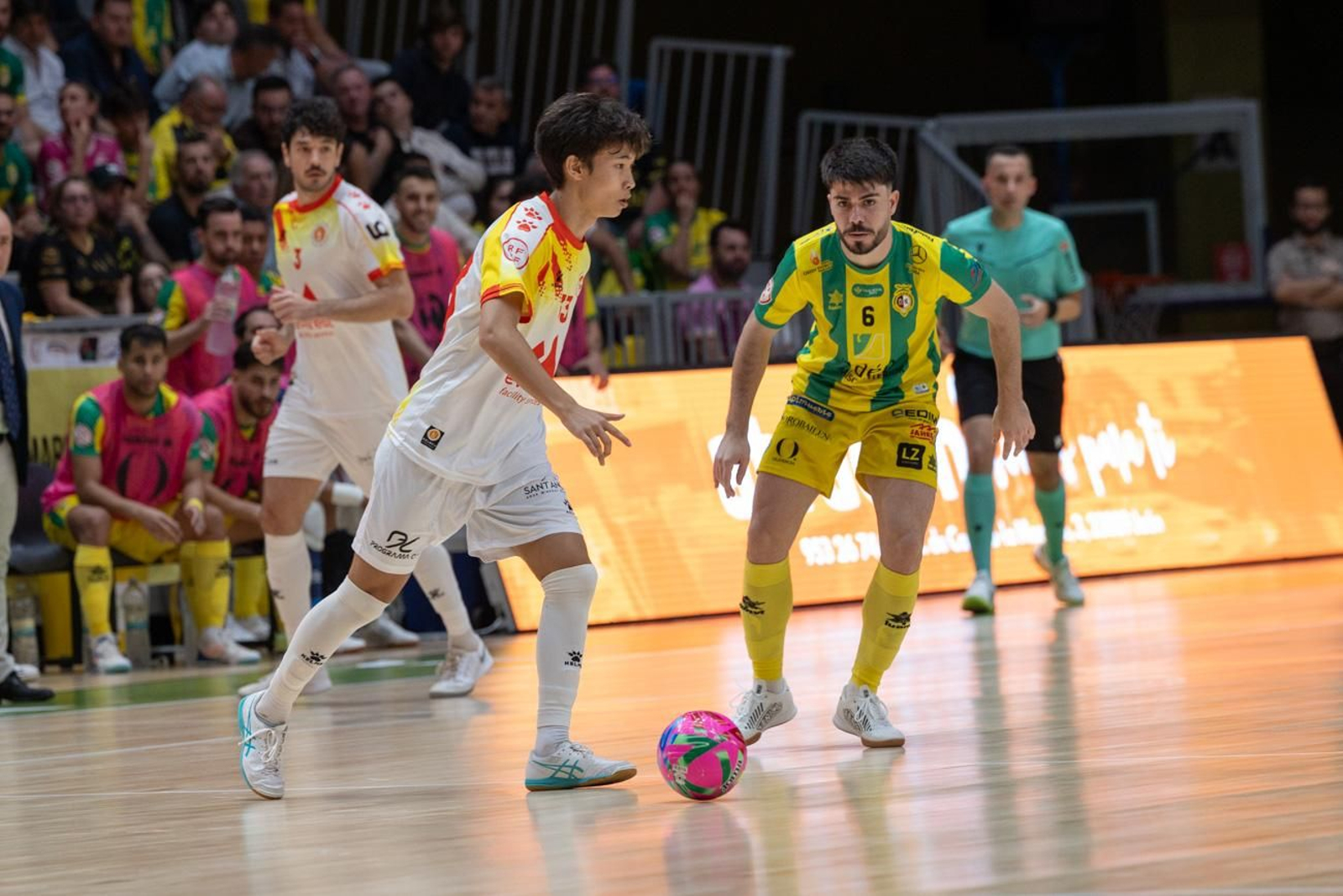 Las mejores fotos de la goleada del Jaén Paraíso Interior FS ante Industrias Santa Coloma
